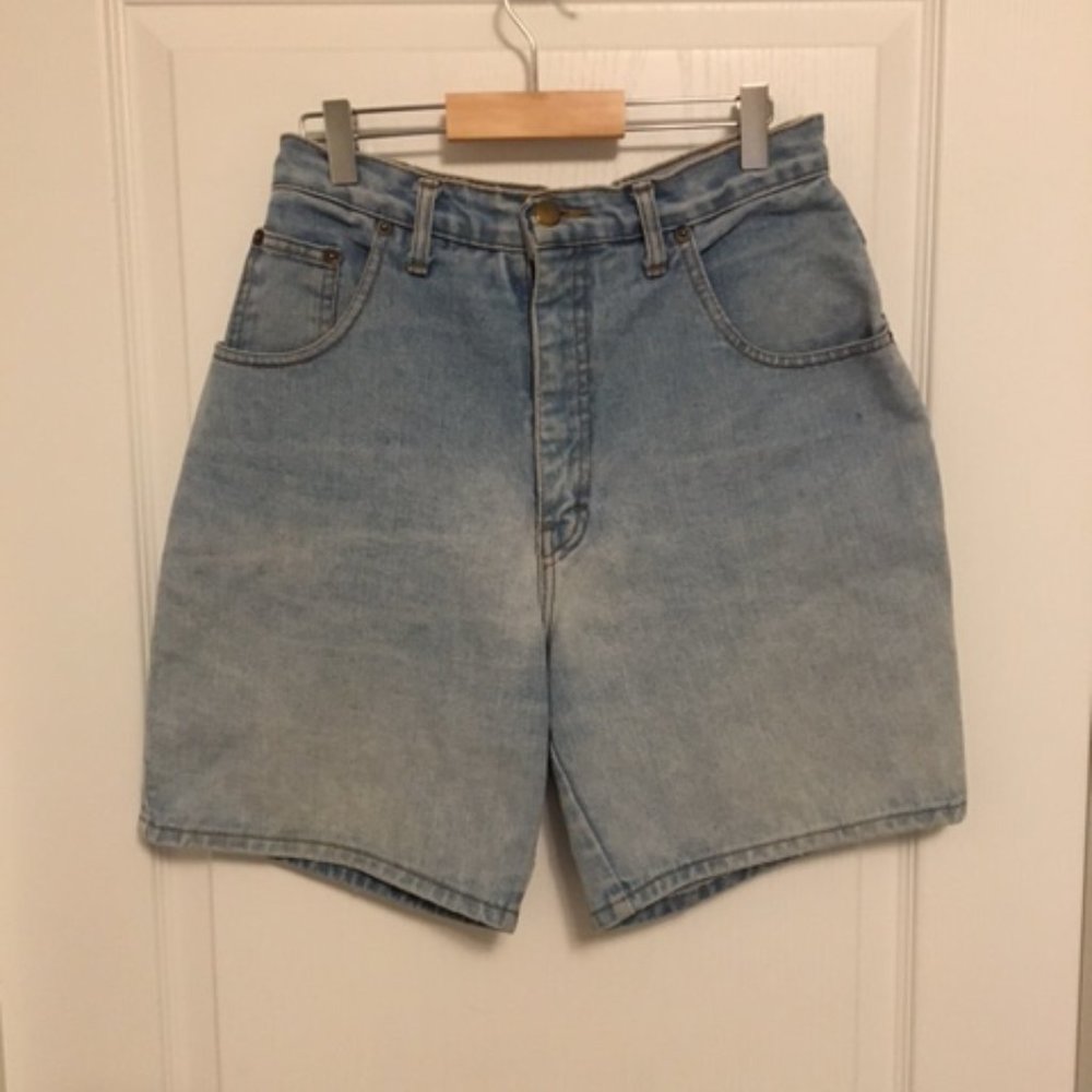 Nevada 90s style shorts, Size 8